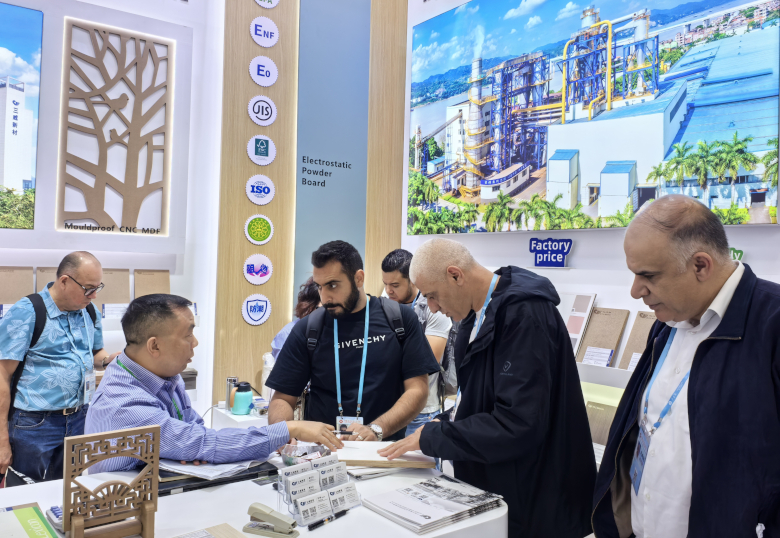 2025年广交会上Hjc gcgc08新材展位的盛况